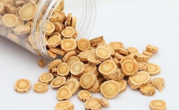 黃精和白術(shù)泡水喝可以起到哪些功效