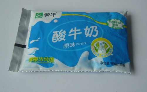 袋裝的牛奶是否可以直接加熱飲用