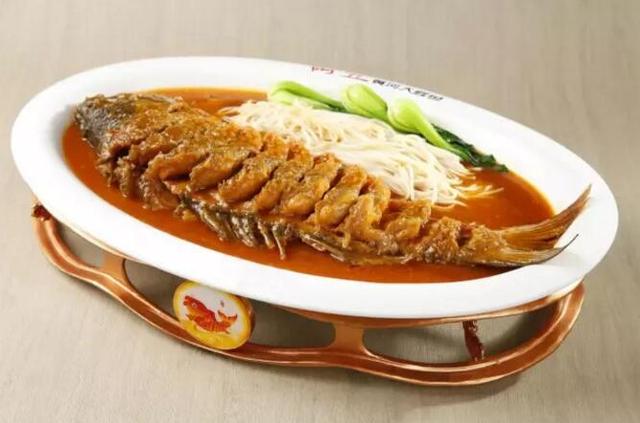 油淋黃河鯉魚的傳統做法應該怎么做