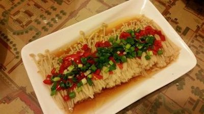 油淋金針菇需要準備哪些材料以及做法-易網健康<a href=http://www.aoa7937.com/jkys/ target=_blank class=infotextkey>養生</a>網 油淋金針菇需要準備哪些材料以及做法