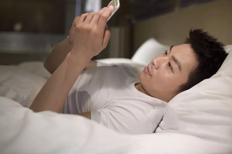 晚上不睡覺叫耗傷陽氣 早上不起來叫什么?