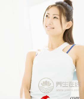 美胸必學的小動作 溫柔呵護你的胸部-易網<a href=http://www.aoa7937.com/ target=_blank class=infotextkey>健康養生</a>網 美胸必學的小動作 溫柔呵護你的胸部