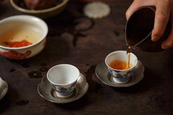 陶瓷和紫砂哪一種材質泡茶效果更好