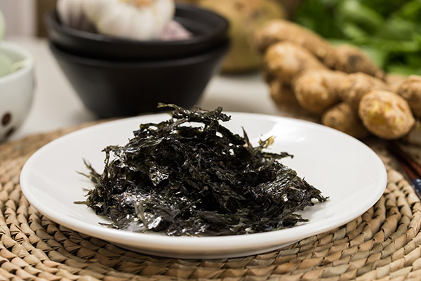 吃什么東西能讓白頭發(fā)變黑 白頭發(fā)吃什么食物可以讓頭發(fā)變黑