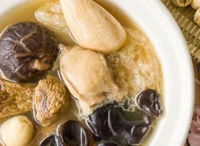講解五種適合春天養(yǎng)生湯滋補(bǔ)的制作食譜