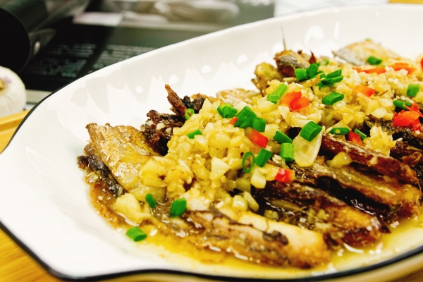 帶魚的魚鱗要刮掉嗎 帶魚是無(wú)鱗魚嗎還是有鱗