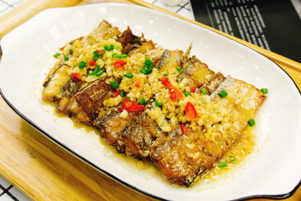 帶魚的魚鱗要刮掉嗎 帶魚是無(wú)鱗魚嗎還是有鱗