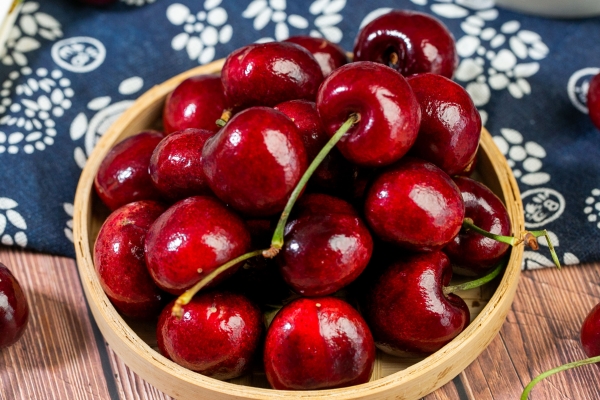 車厘子適合哪些人群食用-易網<a href=http://www.aoa7937.com/ target=_blank class=infotextkey>健康養生</a>網 車厘子適合哪些人群食用