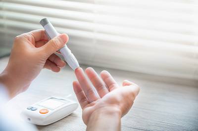 糖尿病腎病癥狀有哪些 糖尿病腎病20年了治療心得