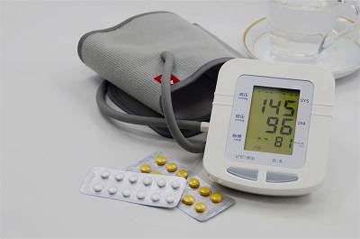 高血壓180一直降不下來怎么辦 高血壓頭暈自救三招見效-易網(wǎng)健康<a href=http://www.aoa7937.com/jkys/ target=_blank class=infotextkey>養(yǎng)生</a>網(wǎng) 高血壓180一直降不下來怎么辦 高血壓頭暈自救三招見效