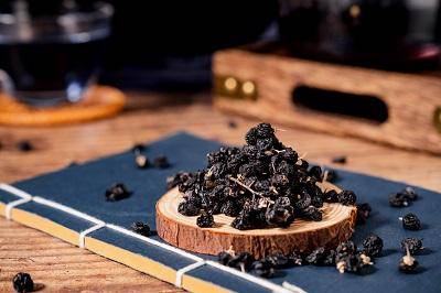 男人喝黑枸杞壯陽嗎 男人喝黑枸杞的好處