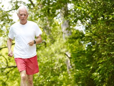 老人瘦才更長壽？研究65歲后體重正常更長壽，胖也比瘦好