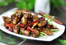 鄉下這蟲子叫唐僧肉，上等補腎食材，可惜很多人不敢吃