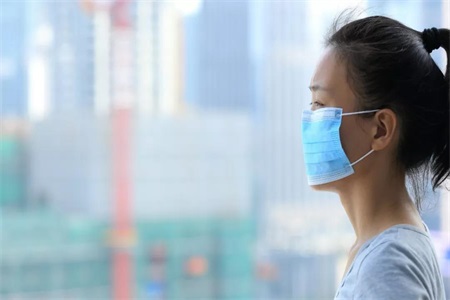 短效避孕藥對女生身體無害，還能改善月經不調