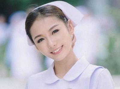 放蕩護士口述自己第一次滾床單感覺又濕又爽，閨蜜一直拿這件事笑話她