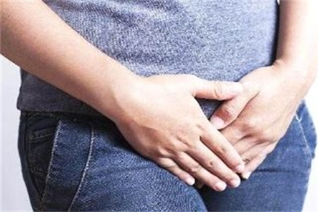 下面腥臭味是什么回事？女性私處有異味大多是這三點原因