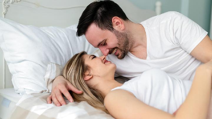 新婚夫妻需要知道的生理常識-易網健康<a href=http://www.aoa7937.com/jkys/ target=_blank class=infotextkey>養生</a>網 新婚夫妻需要知道的生理常識