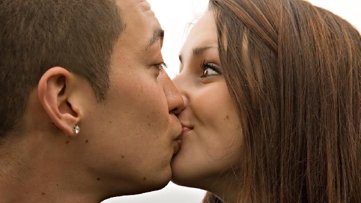 怎樣提高性生活快感 令男女性欲滿滿的6個(gè)助性妙招