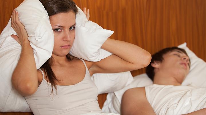 哪些性生活激情讓女人滿意 必學8個<a href=http://www.aoa7937.com/tags-性愛.html target=_blank class=infotextkey>性愛</a>秘訣-易網健康<a href=http://www.aoa7937.com/jkys/ target=_blank class=infotextkey>養生</a>網 哪些性生活激情讓女人滿意 必學8個性愛秘訣