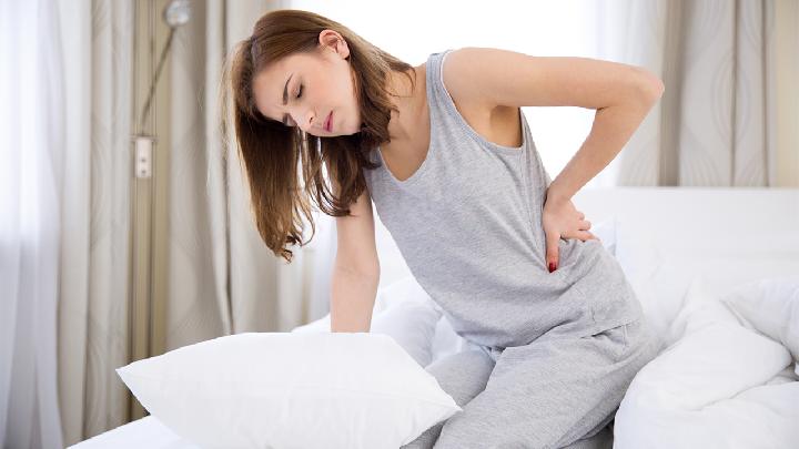 女人在上邊如何動(dòng)會(huì)最舒適？不張開(kāi)腿就可以女上位的性技巧