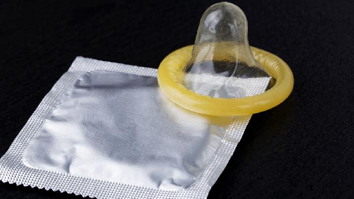 吃避孕藥有什么不良反應 緊急避孕藥可以經常服用嗎-易網健康養生網 吃避孕藥有什么不良反應 緊急避孕藥可以經常服用嗎