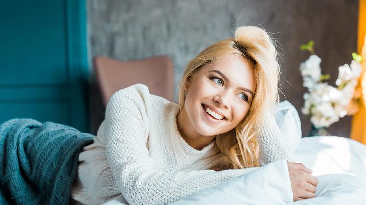 如何給陰蒂充分的刺激?一起摩擦恥骨部位-易網健康<a href=http://www.aoa7937.com/jkys/ target=_blank class=infotextkey>養生</a>網 如何給陰蒂充分的刺激?一起摩擦恥骨部位