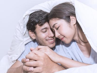 夫妻如何一起達(dá)到性高潮？要會(huì)親愛玩會(huì)調(diào)整氛圍