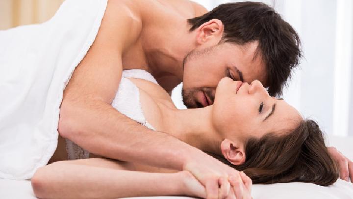 夫妻性生活有助于發(fā)現(xiàn)疾病? 夫妻健康性生活的幾個注意事項