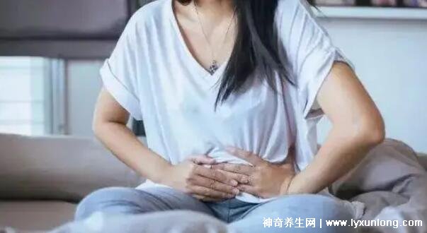 宮頸癌褐色分泌物圖片，少量不規則出血伴隨X交痛(腥臭分泌物)