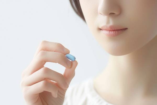 避孕藥會導致惡心嘔吐嗎 避孕藥的常見副作用-易網健康<a href=http://www.aoa7937.com/jkys/ target=_blank class=infotextkey>養生</a>網 避孕藥會導致惡心嘔吐嗎 避孕藥的常見副作用