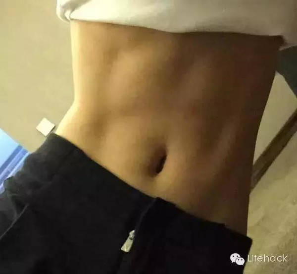 王珞丹曬性感腹肌照 最美馬甲線(xiàn)