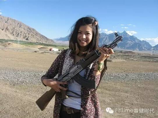 新疆妹子鍛煉出馬甲線的歷程故事