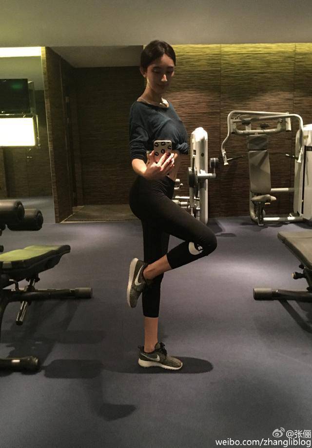 女星健身玩花樣 張儷健身房香汗淋漓