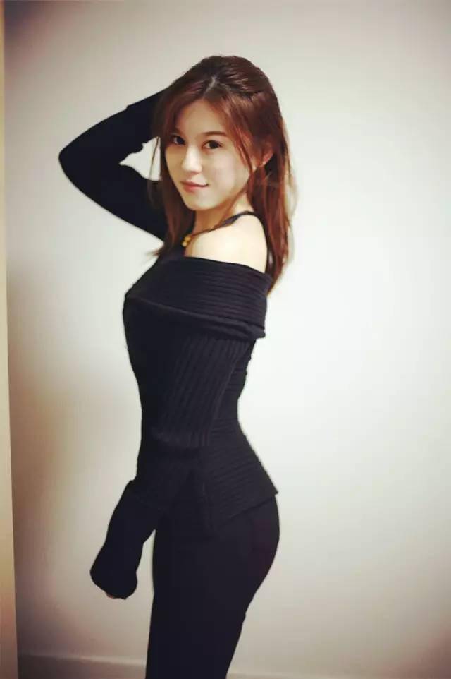 身材顏值雙爆表 瑜伽美人安曉咪