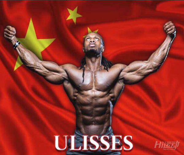 國外黑人天安門前赤裸上身，武警面前束手就擒