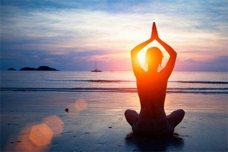 月經量少是什么原因，做好這些床上運動改善月經不調