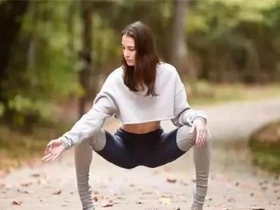 瑜伽初入門教學視頻，女性學會掰腿的正確姿勢身材任性秀