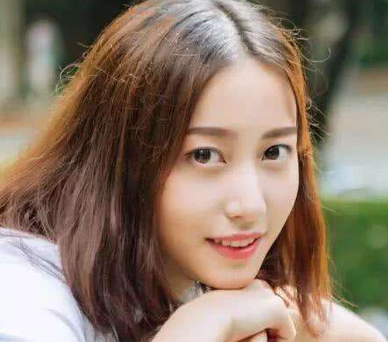 四個(gè)學(xué)生最快的快速瘦腿方法