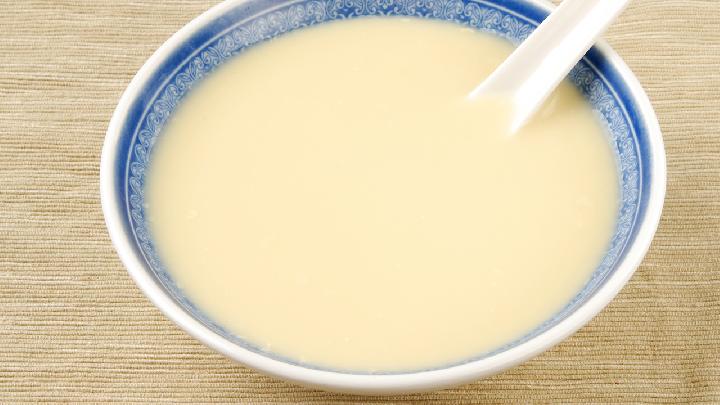 吃胡蘿卜真的能減肥嗎?怎么吃胡蘿卜減肥?-易網(wǎng)健康<a href=http://www.aoa7937.com/jkys/ target=_blank class=infotextkey>養(yǎng)生</a>網(wǎng) 吃胡蘿卜真的能減肥嗎?怎么吃胡蘿卜減肥?