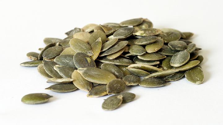 如何自制減肥茶?荷葉玫瑰花茶的做法分享-易網健康<a href=http://www.aoa7937.com/jkys/ target=_blank class=infotextkey>養生</a>網 如何自制減肥茶?荷葉玫瑰花茶的做法分享