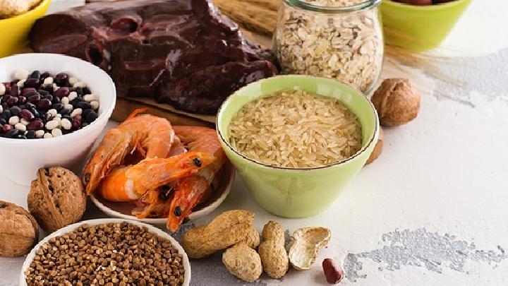 低卡熱量減肥零食有哪些?巧克力也是減肥食物-易網(wǎng)健康<a href=http://www.aoa7937.com/jkys/ target=_blank class=infotextkey>養(yǎng)生</a>網(wǎng) 低卡熱量減肥零食有哪些?巧克力也是減肥食物