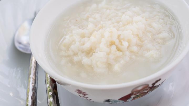 睡前喝紅酒能減肥嗎？喝紅酒能減肥的原因是什么？