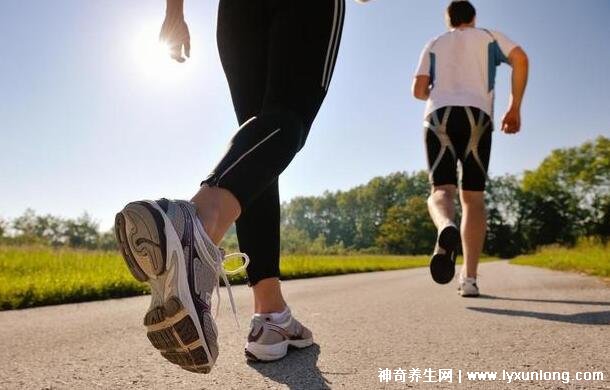 跑步一個月低密度膽固醇降低了，幫助很大(從4.9降到3.0)