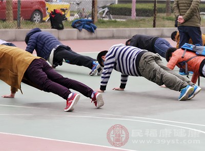 經(jīng)常做俯臥撐身體會有什么變化 不妨了解下