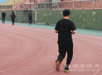 每天跑步五公里 堅持下去身體會發(fā)生哪些改變