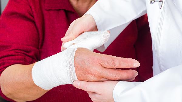 手臂拜拜肉鍛煉多久可以恢復-易網健康<a href=http://www.aoa7937.com/jkys/ target=_blank class=infotextkey>養生</a>網 手臂拜拜肉鍛煉多久可以恢復