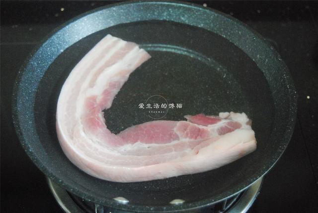 醬蒸五花肉的做法-家常味蒸菜譜-易網(wǎng)<a href=http://www.aoa7937.com/ target=_blank class=infotextkey>健康養(yǎng)生</a>網(wǎng) 醬蒸五花肉的做法-家常味蒸菜譜