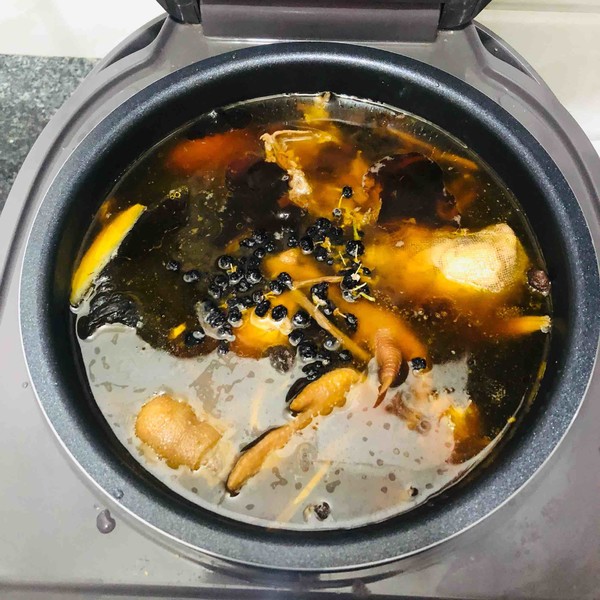 黑枸杞養生雞湯的做法-家常味煲菜譜-易網健康養生網 黑枸杞養生雞湯的做法-家常味煲菜譜