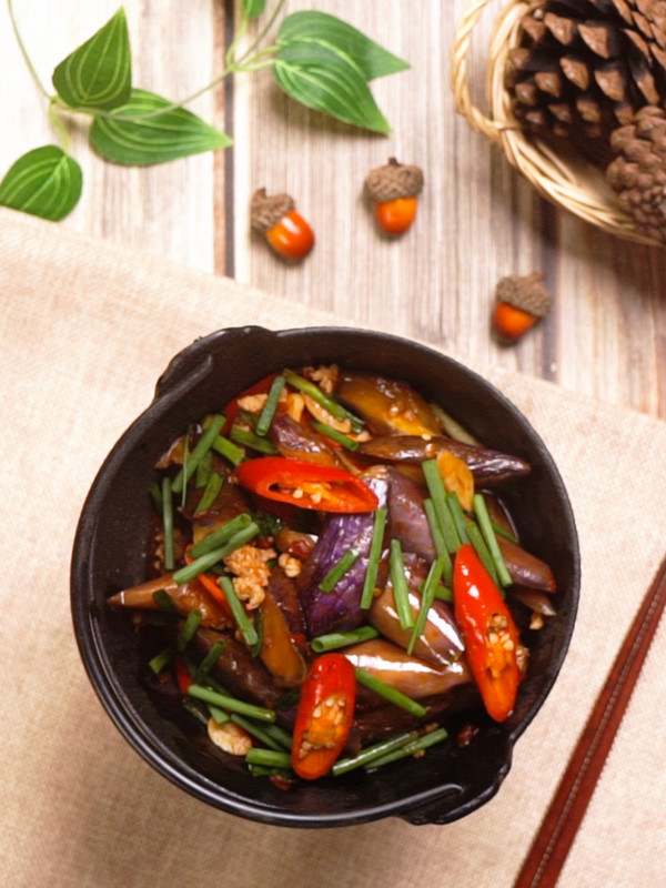 茄子煲的做法-家常味燒菜譜-易網(wǎng)健康養(yǎng)生網(wǎng) 茄子煲的做法-家常味燒菜譜