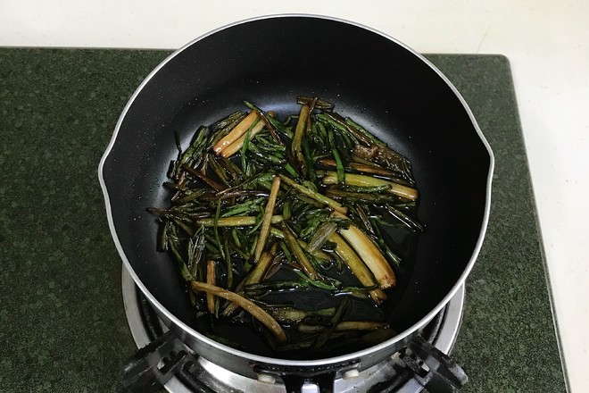 蔥油面的做法-咸鮮味拌菜譜-易網健康養生網 蔥油面的做法-咸鮮味拌菜譜